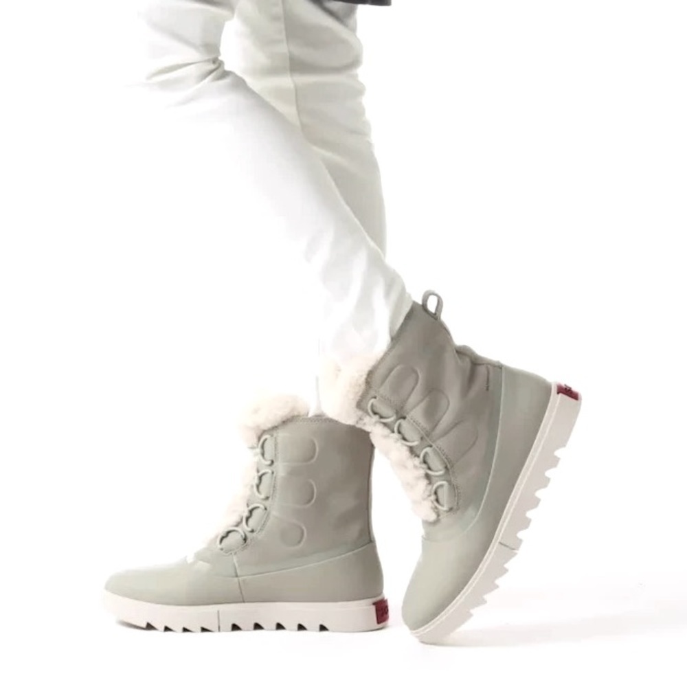 Sorel Joan of Artic next lite dove gray NWT 8.5 - Picture 1 of 10